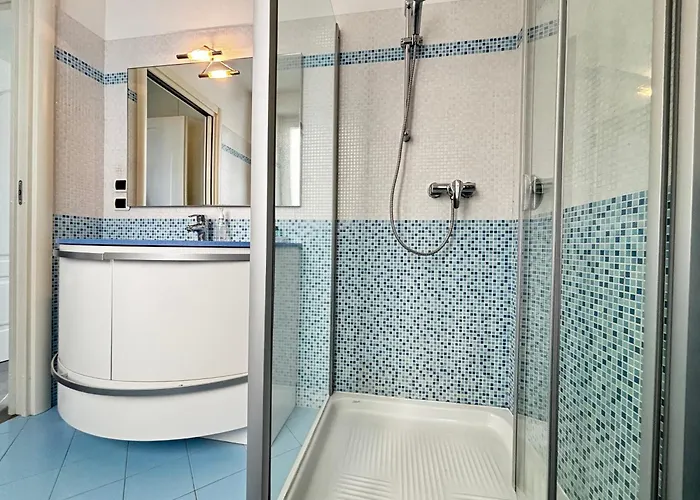 With Swimming Pool, View, Parking - Larihome A72 * San Siro (Lombardy)