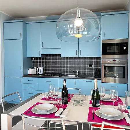 With Swimming Pool, View, Parking - Larihome A72 * San Siro (Lombardy)