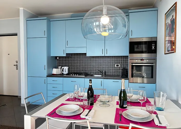 With Swimming Pool, View, Parking - Larihome A72 * San Siro (Lombardy)